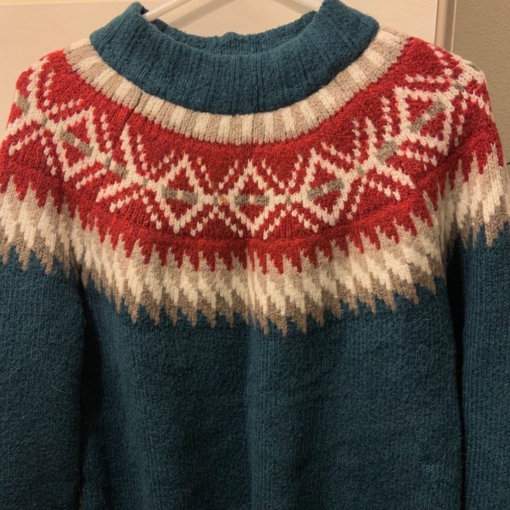 American eagle Women’s sweater